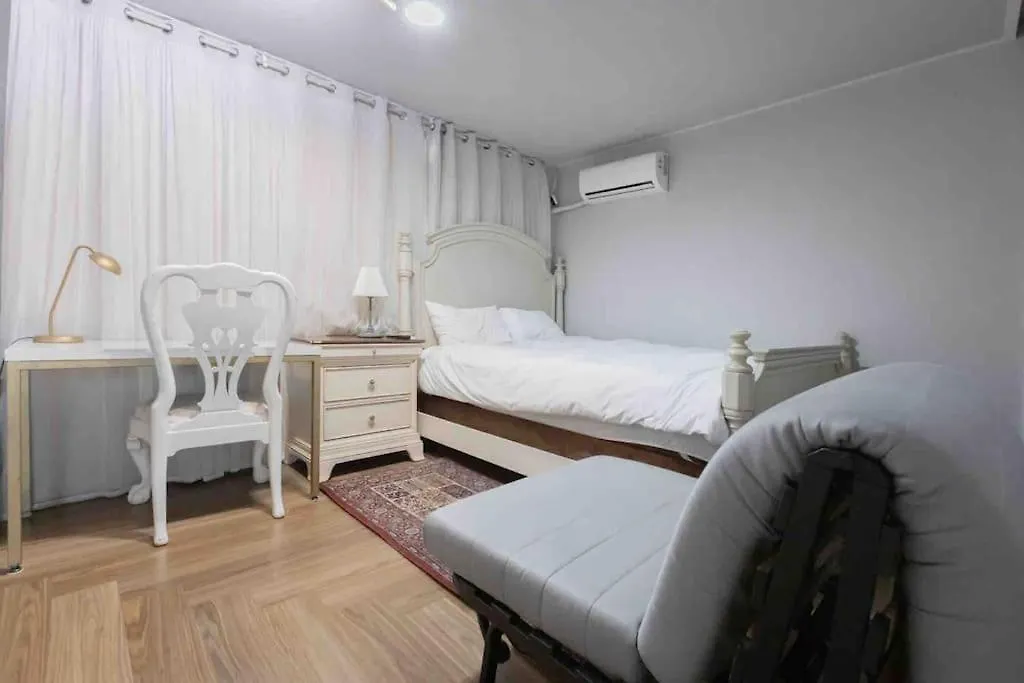 Private Apartment In Center Of Seoul South Korea